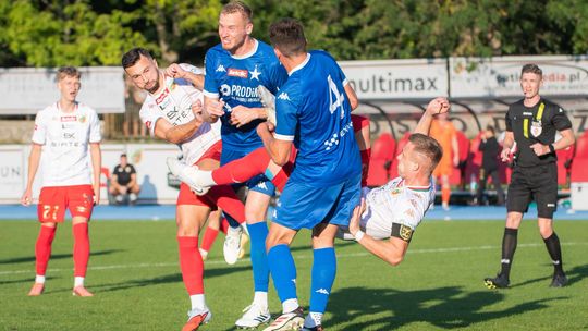 Remisy Chełmianki i Hetmana, porażka Podlasia z Siarką. Wyniki i tabela Betclic III ligi