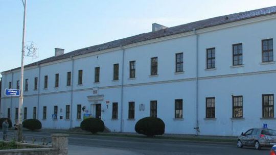 Remont Akademii Zamojskiej. Pierwszy przetarg rozstrzygnięty