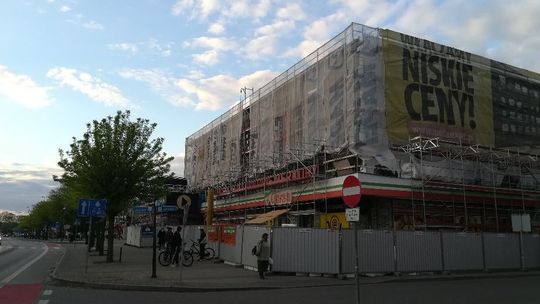 Remont Centrum Handlowego „Merkury” w Lubartowie. Znika jeden z symboli miasta