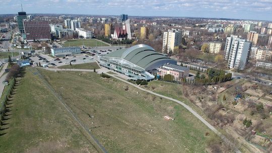 Remont dachu hali Globus. Jest poważny problem