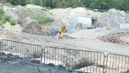 Remont stadionu przy al. Piłsudskiego: Trwają prace na płycie