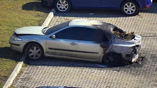 Renault spłonęło. Wadliwa instalacja gazowa?