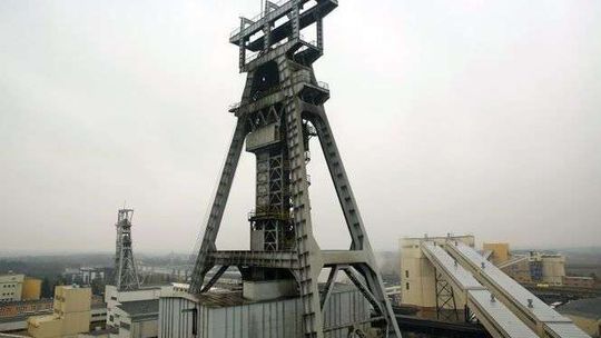 Renciści i emeryci z Bogdanki dostaną po 10 tys. zł. Ale stracą ważny przywilej