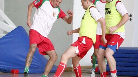 Reprezentacja Artystów Polskich zagrała w hali MOSiR