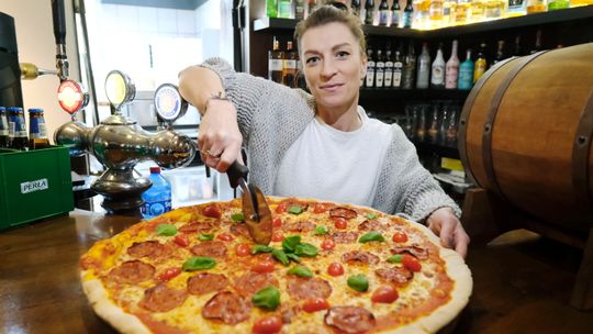Restauracje tną koszty i z niepokojem patrzą w przyszłość. "Liczymy głównie na siebie"