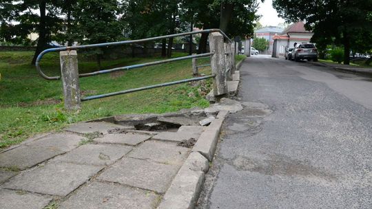 Rewitalizacja parku w Białej Podlaskiej. Zaczynają od wjazdu