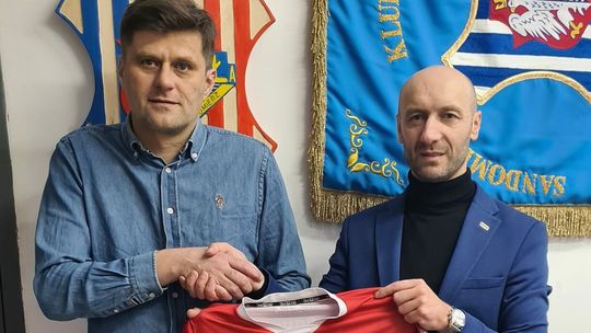 Robert Chmura poprowadzi innego trzecioligowca z problemami