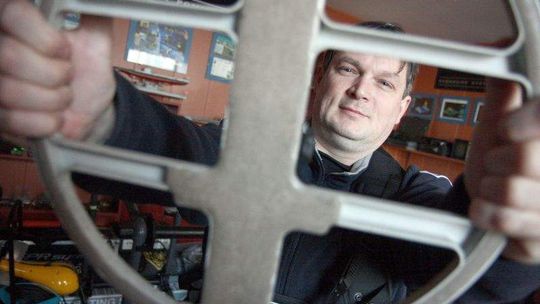 Robert Kmieć: Poszukiwacz zaginionej przeszłości