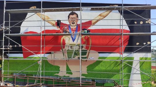Robert Lewandowski na muralu w Chełmie. Sprawdźcie, czy jest do siebie podobny