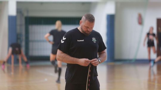 Robert Lis (trener MKS Perła): Ten zespół musi się gdzieś zgrywać