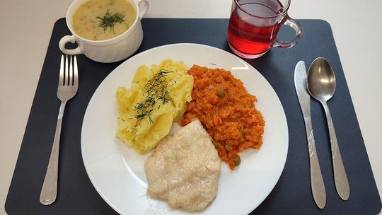 Robi się ładniej na szpitalnym talerzu. Płaci za to NFZ