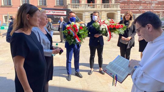 Rocznica likwidacji Konzentrationslager Lublin. Msza na Zamku i kwiaty na Majdanku [zdjęcia]