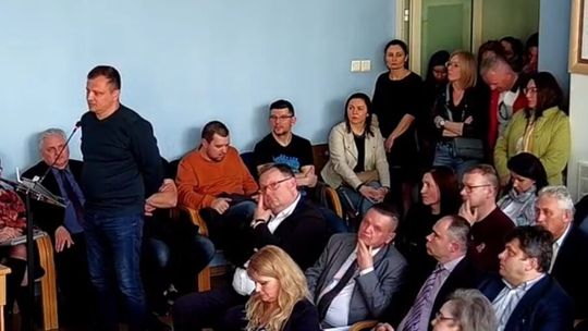 Rodzice do prezydenta Puław: żądamy budowy hali