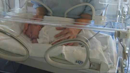 Rodzice hospitalizowanych wcześniaków będą szczepieni z tzw. grupą 0