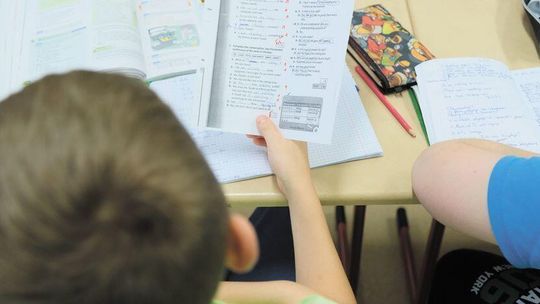 Rodzice mają dosyć zdalnego nauczania. Kuratorium widzi nieprawidłowości i interweniuje 