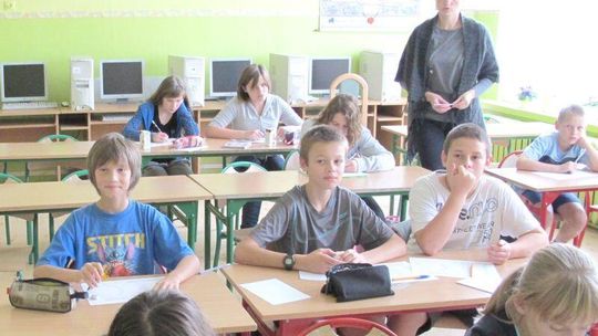 Rodzice protestują przeciwko pomysłom likwidacji szkoły