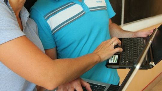 Rodzice sprawdzą dzieci przez Internet. Szkoła wprowadza dziennik ocen online