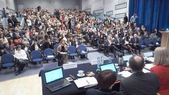 Rodzina 500 plus. Wojewoda przekazał cztery miliony dla gmin. Na początek