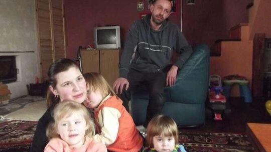 Rodzina chce odbudować dom. Sami nie dadzą rady. Potrzebna pomoc