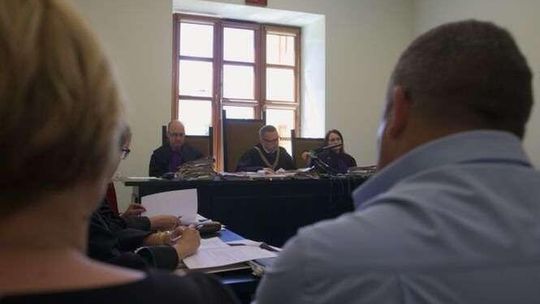 Rodzina zabitej 19-latki chciała wyższej kary dla policjanta. Sąd utrzymał wyrok
