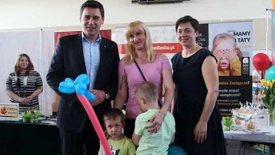 Rodziny zastępcze poszukiwane. Rusza kampania 