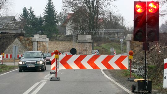 Rogalów: Wiadukt już, ciuchcia później 