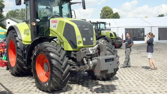 Rolnicy masowo kupują ciągniki. Na kredyt