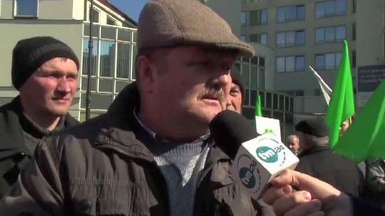 Rolnicy protestowali "w obronie polskiej ziemi"