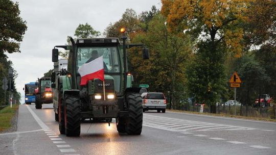 Rolnicy protestują na "dwójce". Chcą reakcji na ASF