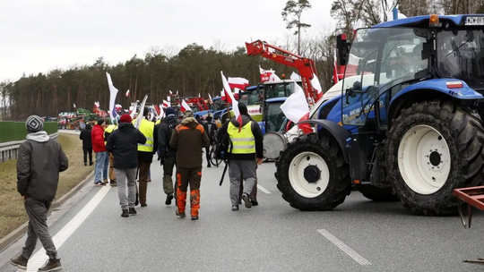 Rolnicy wyjdą na ulice Lubelszczyzny. Prezes Jędrejek: Zaleje nas żywność złej jakości Rolnicy wyjdą na ulice Lubelszczyzny. Prezes Jędrejek: Zaleje nas żywność złej jakości