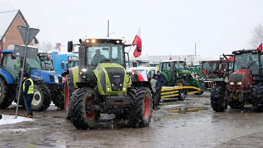 Rolnicze blokady rozlały się po regionie i kraju