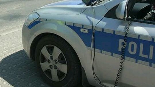 Rolnik bez prawa jazdy jechał ciągnikiem. Miał 3,2 promila