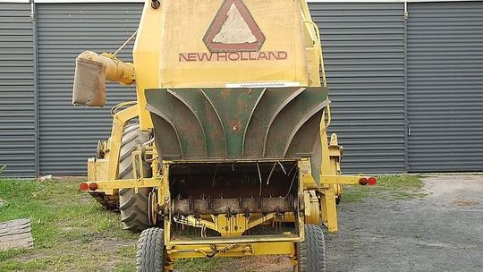 Rolnik usłyszał krzyki mężczyzny. Kombajn wciągnął mu nogę