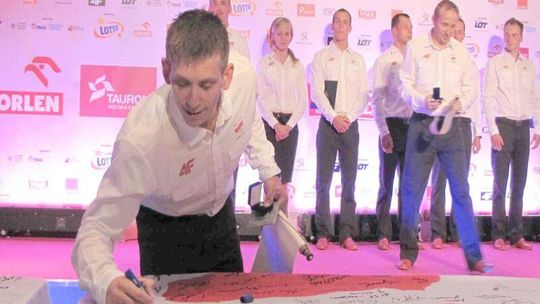 Roman Kulesza odleciał do Londynu. Jako pierwszy