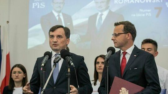 Romanowski zrzekł się statusu posła zawodowego
