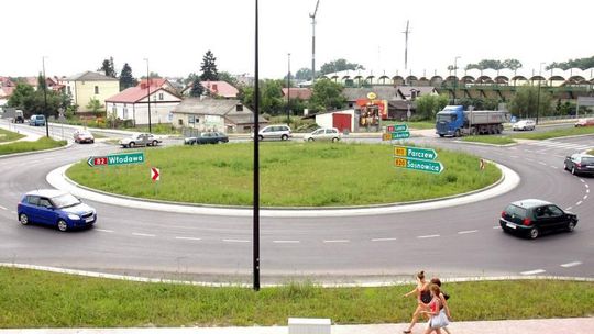 Rondo zagadka w Łęcznej. Kierowcy chcą zmian oznaczenia