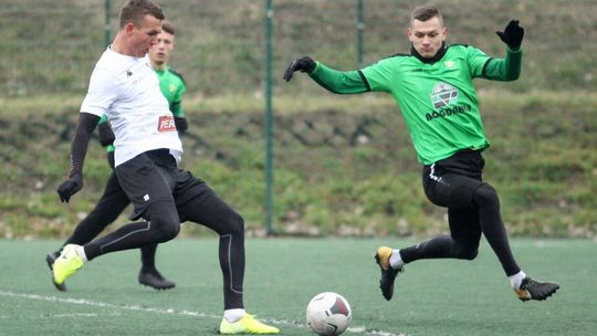 Ropski już strzela dla Motoru, Grunt ponownie w KSZO