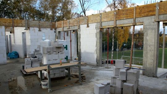 Rośnie nowy dom dla piłkarzy zza Wisły