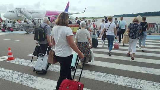 Rosyjskie drony nad Polską. Wstrzymane loty na czterech lotniskach 