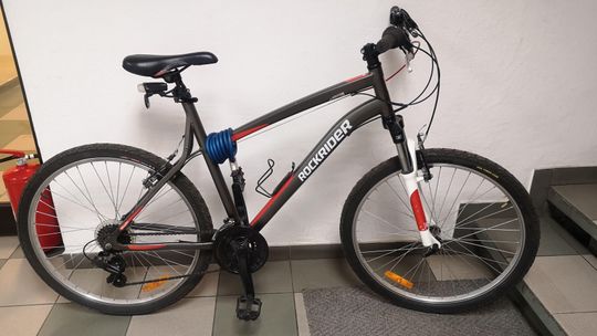 Rower nie zrobił kariery u drogowców. Nieużywany do czterech lat, trafi na licytację