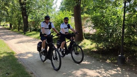 Rowerowe patrole wróciły na ulice. W tych miastach spotkacie cyklistów w mundurach