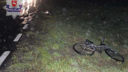 Rowerzysta potrącony przez samochód. Rower nie był oświetlony