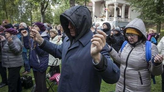 Różaniec do granic: Modlitwa w Kodniu (zdjęcia)