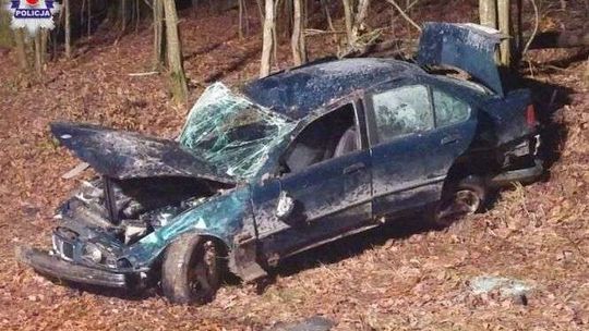 Rozbił samochód po pijanemu i uciekł. Trafi do więzienia na 2 lata
