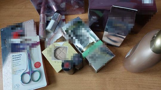 Rozbój w Chełmie. Młoda kobieta próbowała uciec z kosmetykami
