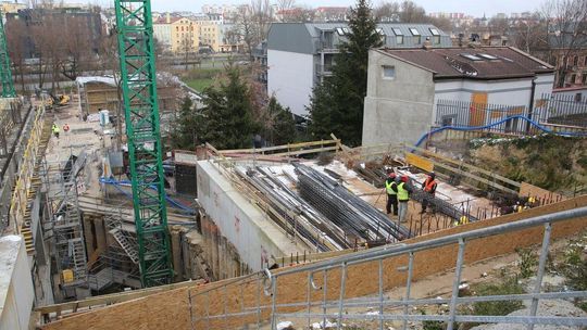 Rozbudowa Szpitala Klinicznego nr 1 w Lublinie. Właśnie trwają najtrudniejsze prace [ZOBACZ]