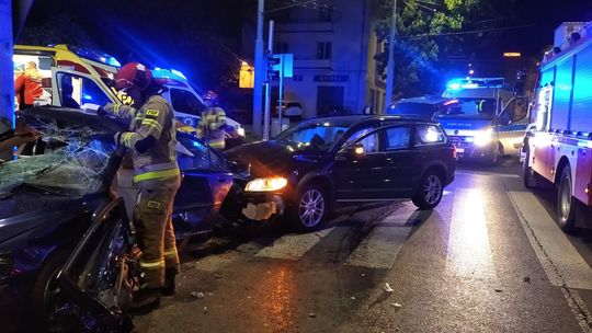 Rozcinane volvo na Głębokiej i uwięziona osoba na rondzie 100-lecia KUL. Seria wypadków w Lublinie