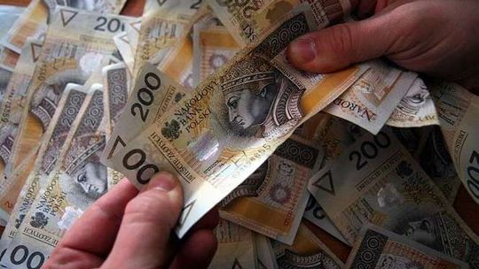 Rozdali 25 mln zł na nagrody dla urzędników. W 2 kwartale tego roku już 800 tys. zł
