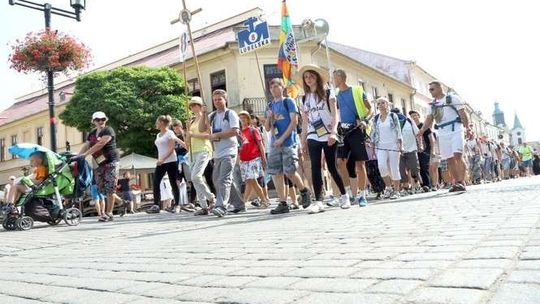 Rozgrzewka przed Lubelską Pieszą Pielgrzymką. Na siłowni z piłkarzami Górnika Łęczna