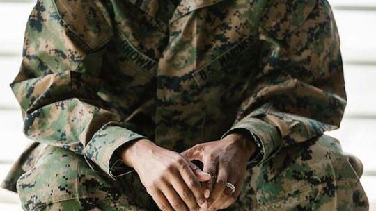 Rozkochał ją "amerykański żołnierz". I okradł z... 50 tys. zł